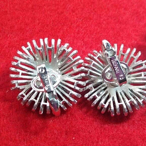 Vintage Trifari Silver Tone Metal Atomic Three Layer Star Burst Brooch/Earrings - Picture 5 of 10